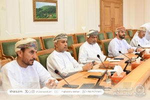 The Services and Public Utilities Committee of the Shura Council discusses solutions to traffic congestion in Muscat Governorate